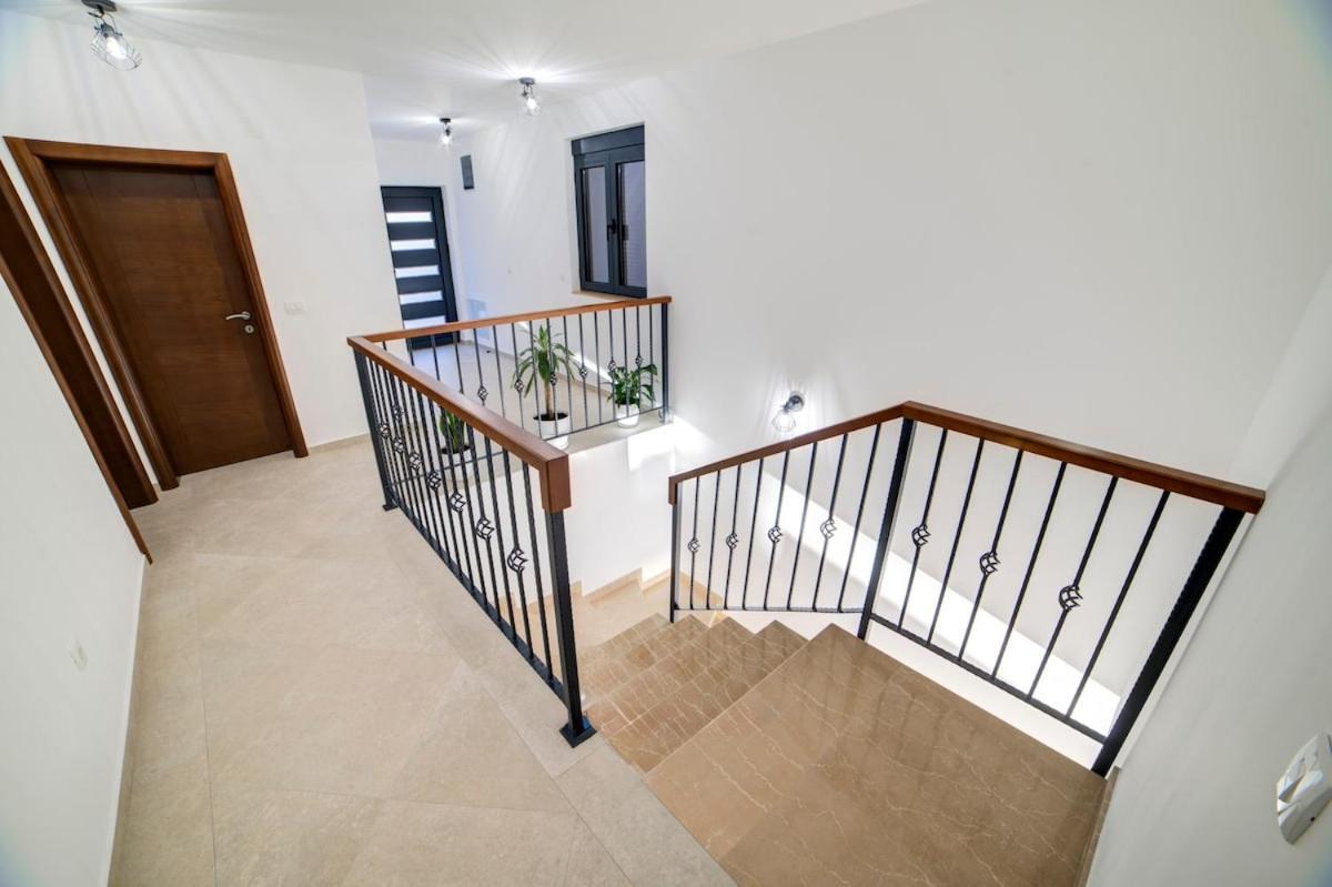 Villa Jelena With Private Pool - Lapcici บุดวา ภายนอก รูปภาพ